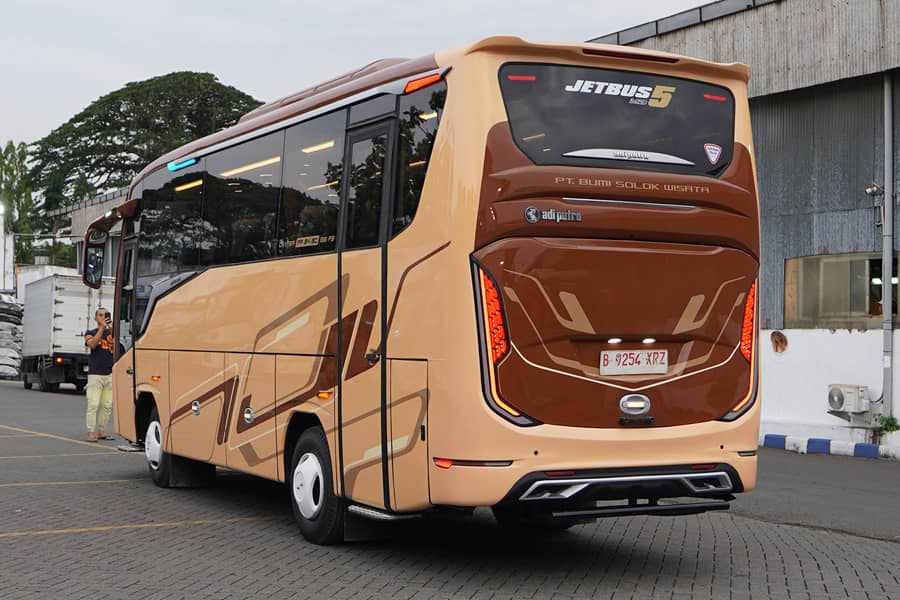 Medium Bus Jetbus 5